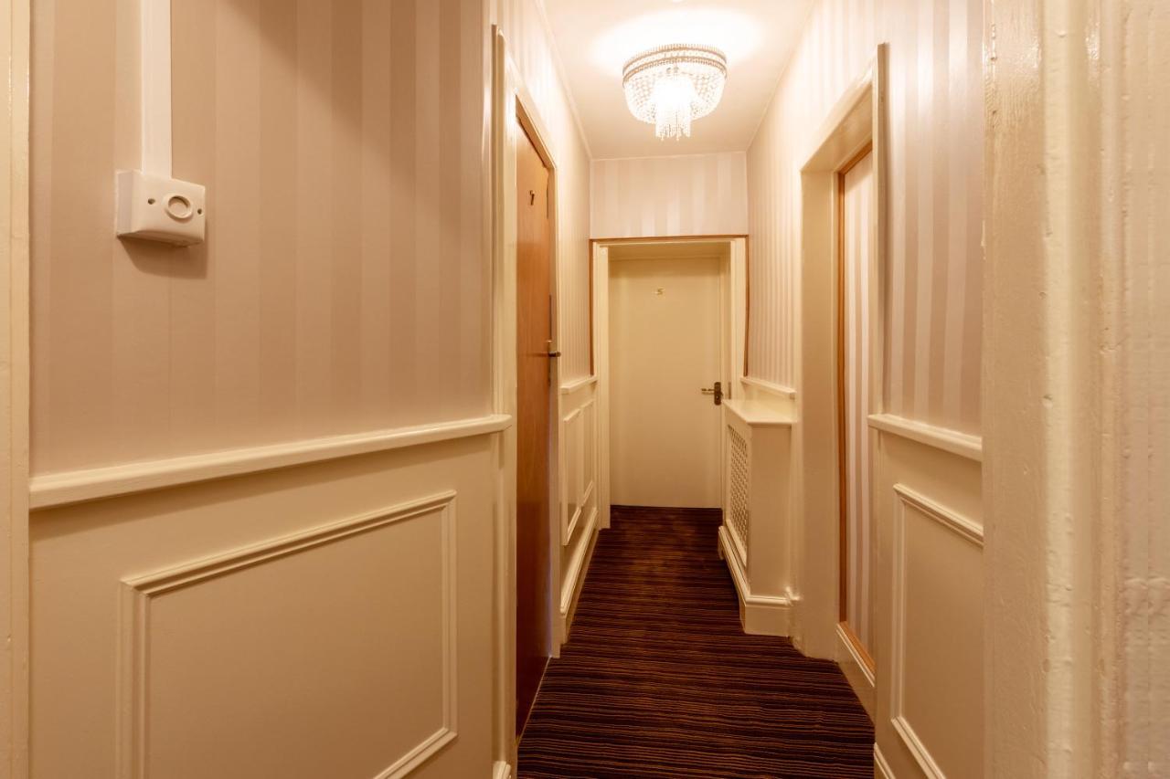 Отель Hubert House Дувр Экстерьер фото