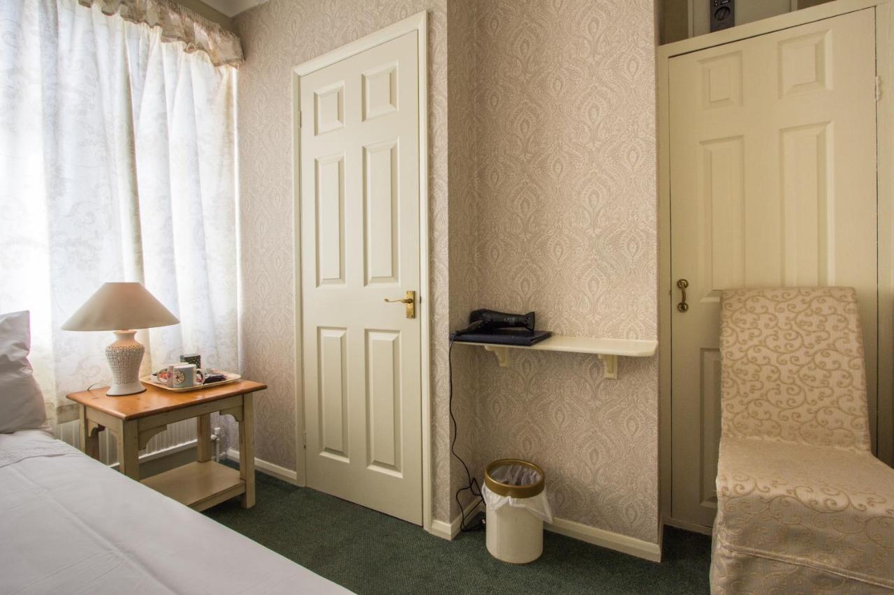 Отель Hubert House Дувр Экстерьер фото